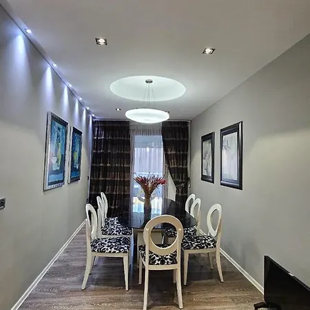 Aura Skanderbeg Square Tiran