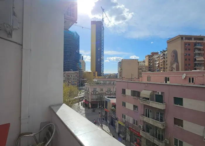 アパート Aura Skanderbeg Square