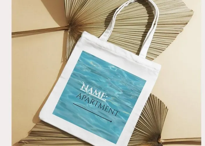 Aura Skanderbeg Square * ティラナ