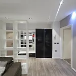 Apartment Aura Skanderbeg Square *