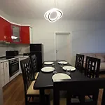 Aura Skanderbeg Square Apartment