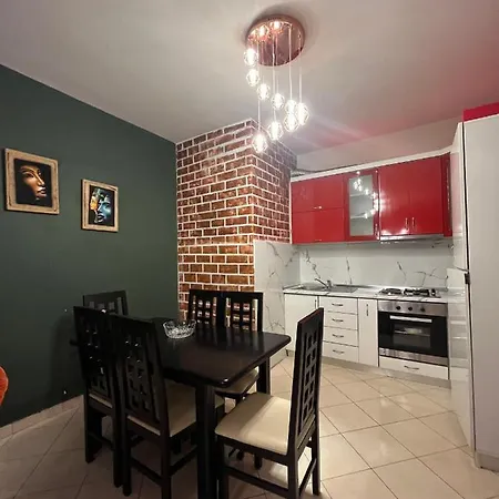 Aura Skanderbeg Square Apartment *