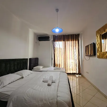 Aura Skanderbeg Square Apartment *