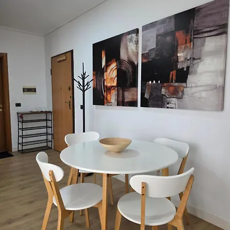 Aura Skanderbeg Square