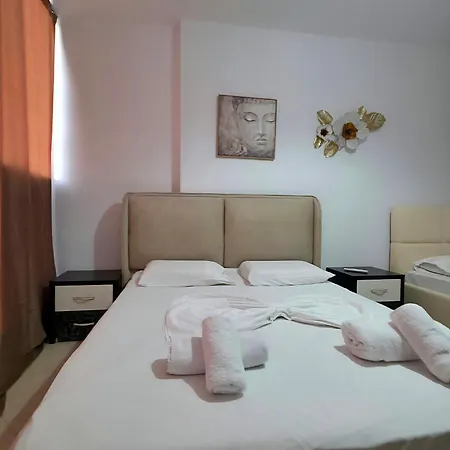 Aura Skanderbeg Square Apartment