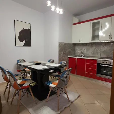 Aura Skanderbeg Square Apartament *