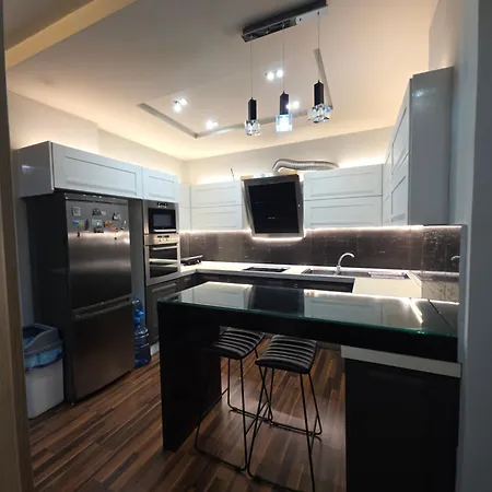 Aura Skanderbeg Square Apartament *