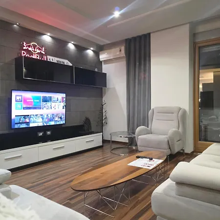 Aura Skanderbeg Square Apartament *