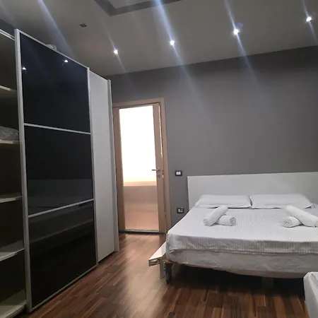 Aura Skanderbeg Square Apartament