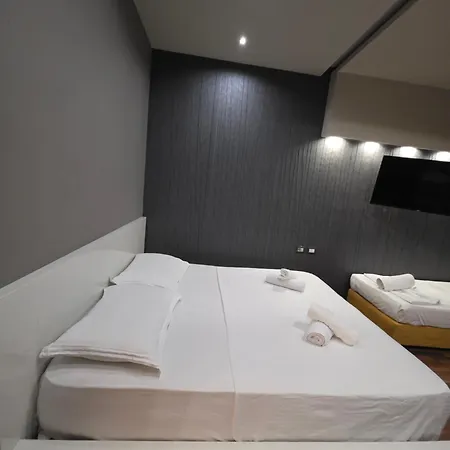 Aura Skanderbeg Square Apartament *