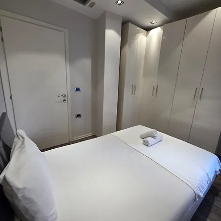 Aura Skanderbeg Square Apartament